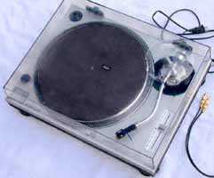 Turntable With Cover